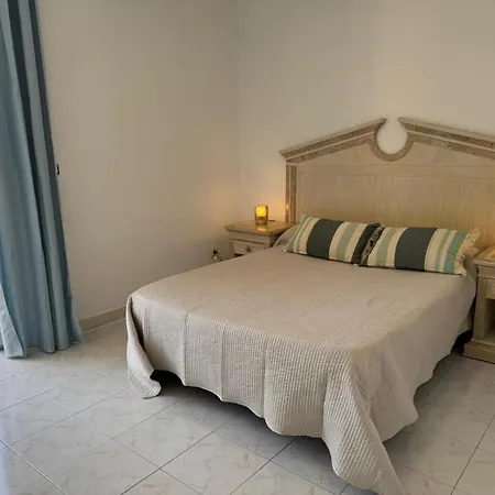 Americas 4- Bedrooms Parking Private *