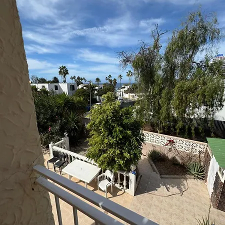 Americas 4- Bedrooms Parking Private Villa *