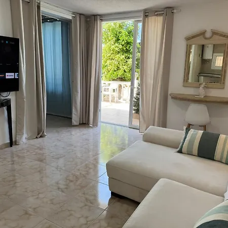 Americas 4- Bedrooms Parking Private