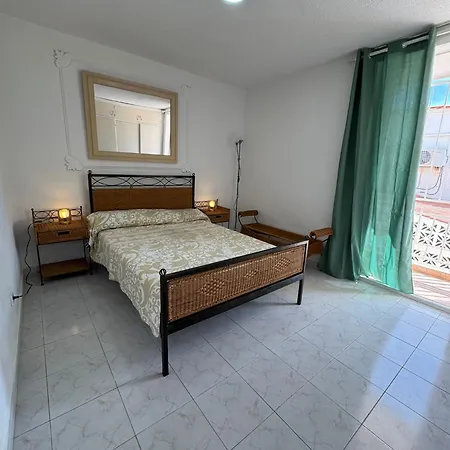 Americas 4- Bedrooms Parking Private Villa *